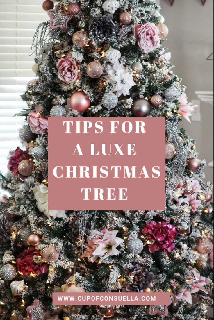 Luxe Christmas tree Lux Christmas Tree, Luxe Christmas Tree, Christmas Tree Tips, Bougie On A Budget, Luxe Christmas, Full Christmas Tree, Luxury Christmas Tree, Christmas Tree Wallpaper, Prelit Tree