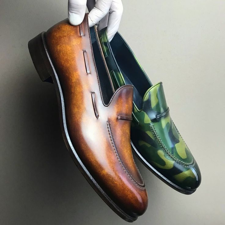 Camouflage – Le Ruux Elegant Green Leather Brogue Shoes, Luxury Classic Alligator Leather Shoes, Calf Leather Brogue Detailing Loafers For Semi-formal Occasions, Semi-formal Leather Shoes With Crocodile Pattern, Style Loafers, Luxury Brogue-detailed Calf Leather Loafers, Italian Words, Traditional English, Classic Shoes