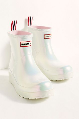 Ankle Rainboots Outfit, Rain Boots 2022, Hunter Play Boots, Short Hunter Boots, Rain Boots Outfit, Hunter Ankle Boots, Cute Rain Boots, Preppy Shoes, Ankle Rain Boots