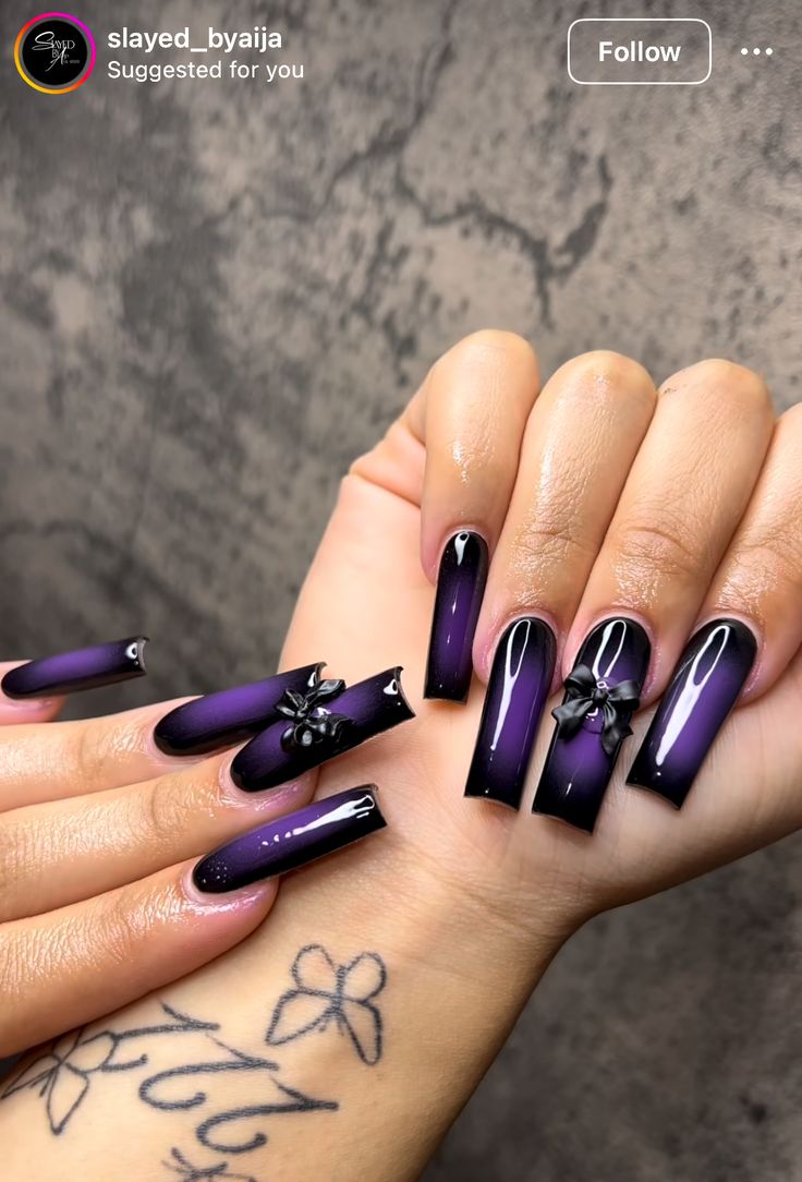 Dark Blue Baddie Nails, Gothic Simple Nails, Purple Latina Nails, Purple Black Nails Acrylic, Purple And Black Nails Ideas, Purple And Black Aura Nails, Purple Bottom Nails, Simple Dark Purple Nails, Black And Purple Aura Nails