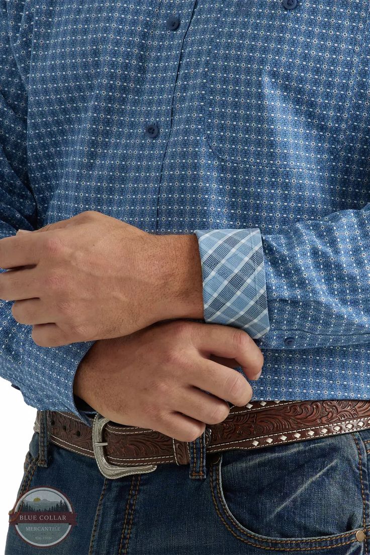 Wrangler 112346292 George Strait Blue Geo Print Shirt This George Strait Blue Geo Print Shirt Wrangler 112346292 features a long sleeve design and button down collar for a stylish and comfortable fit. The straight back yoke and one button pocket add functionality, while the 98% cotton and 2% spandex material ensure comfort and durability. Elevate your wardrobe with this versatile shirt! Long sleeve Button down collar Straight back yoke One button pocket Two button adjustable cuff 98% Cotton, 2% Short Uggs, Western Boots For Men, Long Sleeve Design, Straight Back, George Strait, Work Boots Men, Jumpsuit Jacket, Geo Print, Shirt Button