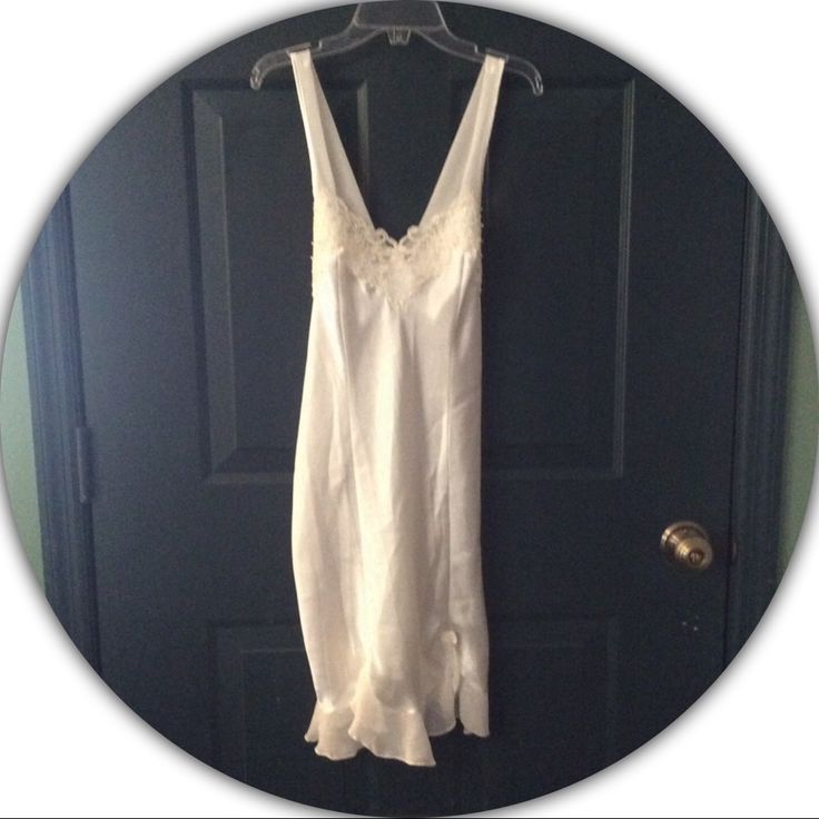 Linea Donatella Beautiful Slip/Gown Sz:M Bridal White With Beads & Lace Ties In The Back To Adjust Waist Armpit To Armpit 17” Length 37” Pretty! No Flaws. #114 Elegant Fitted V-neck Sleepwear, Elegant Spring Nightgown For Bedtime, Fitted V-neck Sleepwear For Wedding Night, Feminine Bias Cut Nightgown For Wedding Night, White V-neck Chemise For Daywear, Elegant Fitted Sleepwear, Fitted White Sleepwear, White Fitted Sleepwear, Coquette Fitted Nightgown For Sleep