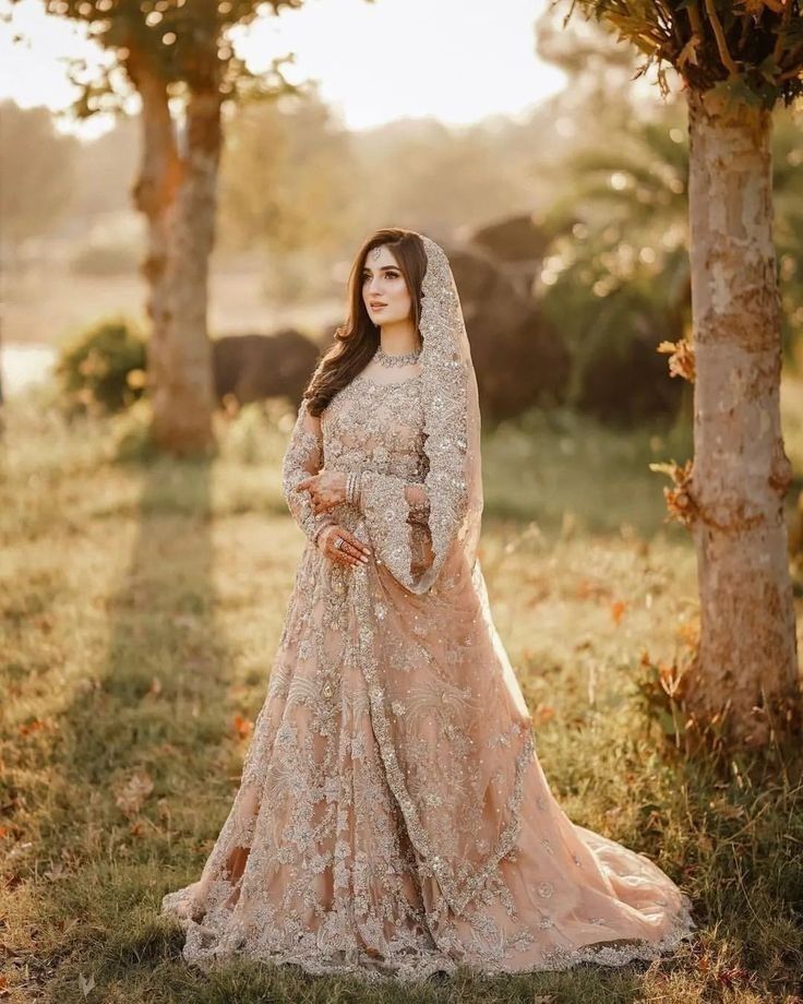 Long Bridal Hair, Pakistani Bridal Dress, Walima Dress, Red Bridal Dress, Nikkah Dress, Asian Bridal Dresses, Dresses Design, Latest Bridal Dresses, Bridal Dresses Pakistan