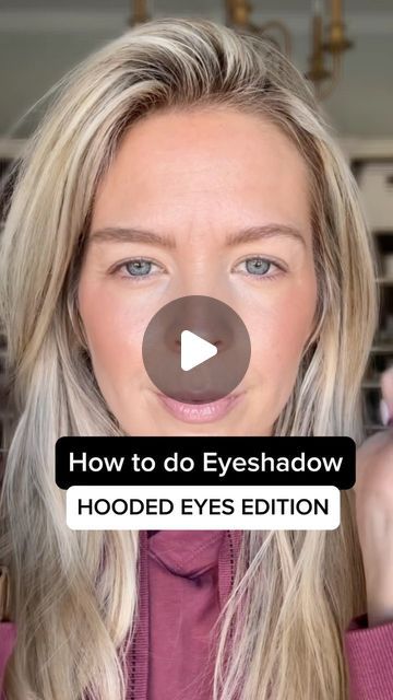 Eye Makeup For Downward Eyes, How To Do Eye Shadow On Hooded Eyes, Eyeshadow Makeup Blue Eyes, Wider Eyes Makeup, Subtle Hooded Eye Makeup, Bridesmaid Makeup Small Eyes, Eyeshadow Over 50 Hooded Eyes, Simple Eyeshadow Tutorial Hooded Eyes, Green Makeup For Hooded Eyes