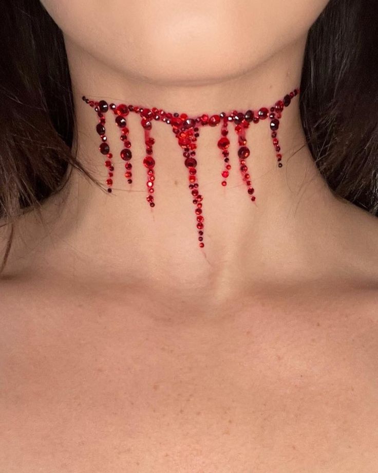 Maquillage Halloween Simple, Blood Makeup, Creepy Halloween Makeup, Halloween Makeup Pretty, Halloween Makeup Inspiration, Halloween Inspo, Halloween Makeup Looks, Halloween Make Up, Up Halloween