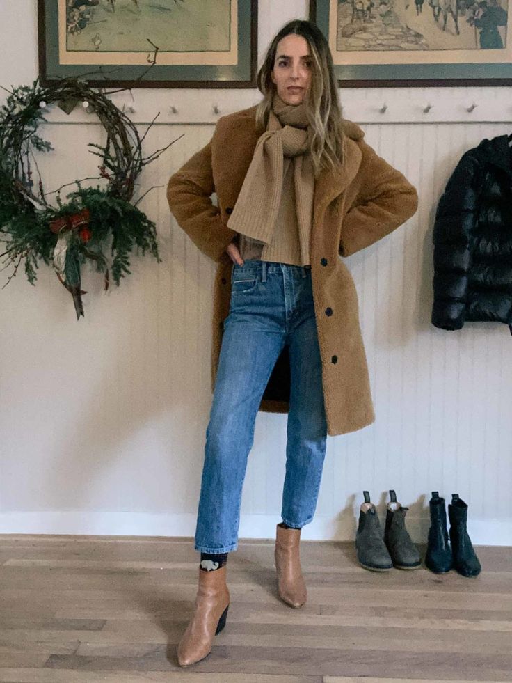 How to Style Cropped Pants in Winter | Jess Ann Kirby - Fashion, Lifestyle & Travel Crop Jeans Outfit Winter, Shoes For Cropped Pants, Cropped Flare Jeans Outfit Winter, Short Boots Outfit Winter, Black Cropped Pants Outfit, Cropped Pants With Boots, Cropped Pants Winter, Cropped Flare Jeans Outfit, Flare Jeans Outfit Winter