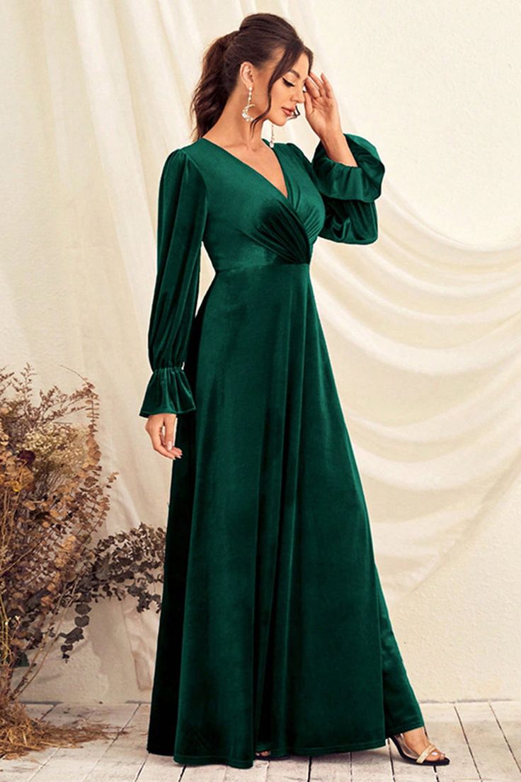 Fabric: Polyester. The fabric is comfortable for skin. Package Contents: 1x Women Dress. Occasion: Whether you are dressing it for a wedding party, prom, evening party or any other occasions, this party dress will be your lovely partner. Green Velvet Dress Long, Dark Green Evening Dress, Prom Dress With Long Sleeves, Dark Green Prom Dress, Velvet Evening Dress, Winter Wedding Guest Dress, Lovely Partner, Bride Groom Dresses, Green Evening Dress