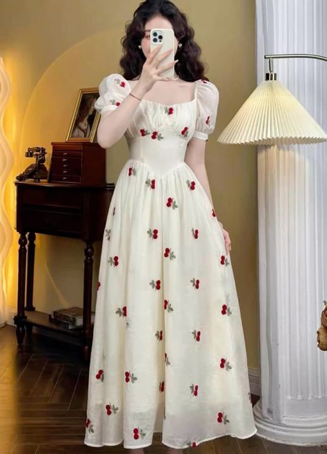 Vintage Outfits Floral, Birthday Dresses For Women, Puffy Sleeve Dress, Elegant Floral Dress, Birthday Clothes, Dresses Birthday, Long Fitted Dresses, Simple Frocks, French Dress