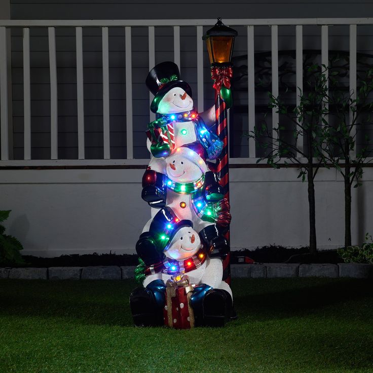 Stacking Snowman Lamp Post With 50 LEDs HI-LINE GIFT LTD. Reindeer Statue, Lantern Christmas, Bear Statue, Fairy Statues, Christmas Experiences, Snowman Figurine, Christmas Chevron, Nutcracker Soldier, Christmas Tree Set