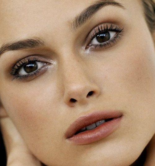 Keira Knightley Makeup, Soft Autumn Makeup, Picture Makeup, Mackenzie Davis, Tattoos Quotes, Keira Knightly, Brunette Makeup, Minimalist Makeup, Painted Faces