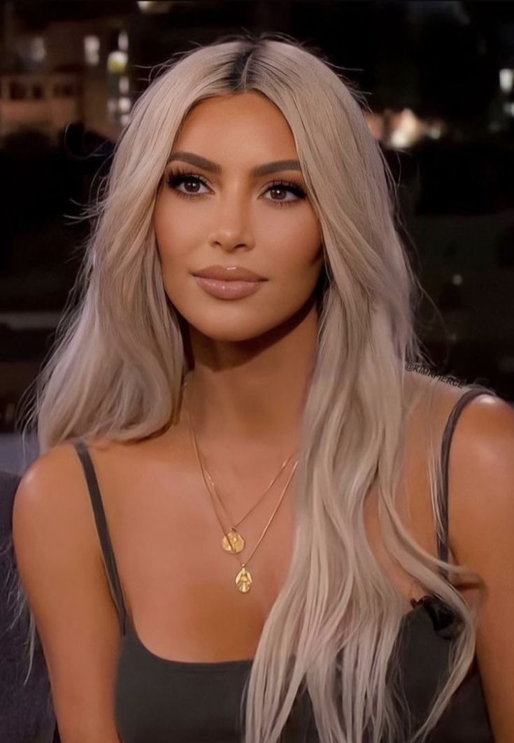 Platinum Blonde Hair Olive Skin, Kim Kardashian Platinum Blonde, Blonde Hair Kim Kardashian, Kim K Blonde, Kardashian Hair Color, Kim Blonde, Kim Kardashian Blonde, Blonde Asian Hair, Blonde Wedding Hair