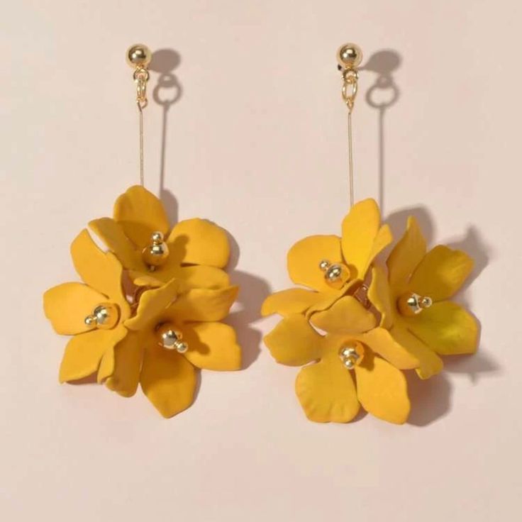 Good Condition And Shape One Size Eardrop Height: 2.4 Inch Eardrop Width:1.4 Inch Flower Earrings, Flower Design, Drop Earrings, Collar, Yellow, Free Shipping, Flowers, Design