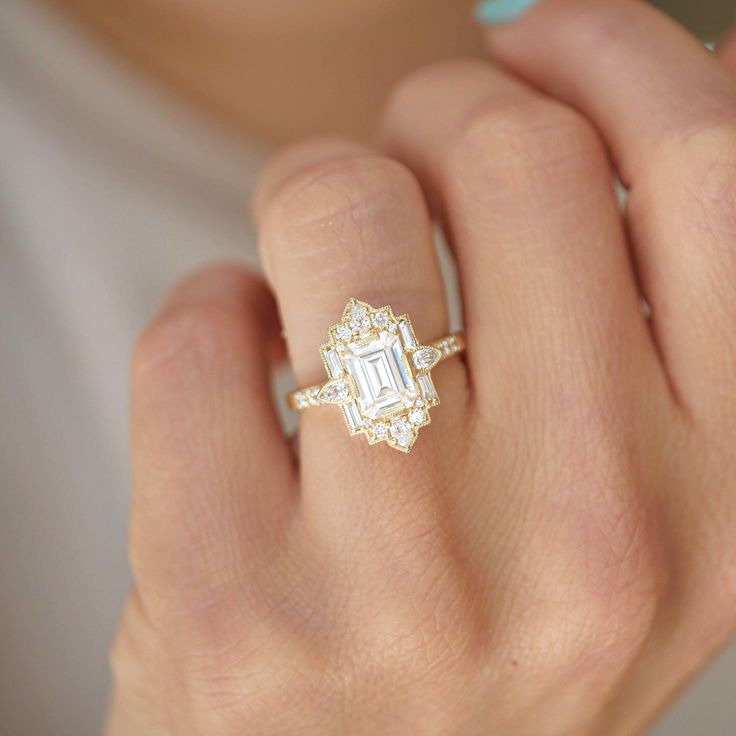 Trendy Engagement Rings Unique, Vintage Wedding Rings Emerald Cut, Art Deco Halo Engagement Ring, Deco Emerald Cut Ring, Art Deco Gold Ring, Art Deco Gold Engagement Ring, Vintage Wedding Rings 1920s, Artsy Engagement Rings, Eclectic Engagement Rings