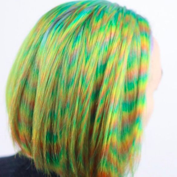 Extreme Hair Colors, Curly Hair Sew In, Hair Color Styles, Short Bob Cut, Holographic Hair, Rainbow Hair Color, Hair Color Techniques, Hair Creations, Magic Eyes