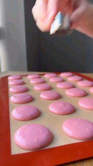 12K views · 7.6K reactions | Explore link in bio for recipes and equipment Turn basic icing into elaborate designs effortlessly! Elevate your baking game with this simple hack. #baking #bakinglove #dessert #reels | Pastry_Paradise | pastryparadise9 · Original audio Italian Macarons, Valentines Baking, Best Cookies Ever, Christmas Baking Recipes, Baking Games, Macaroon Recipes, Baking Party, Macaron Recipe, Baking Gifts