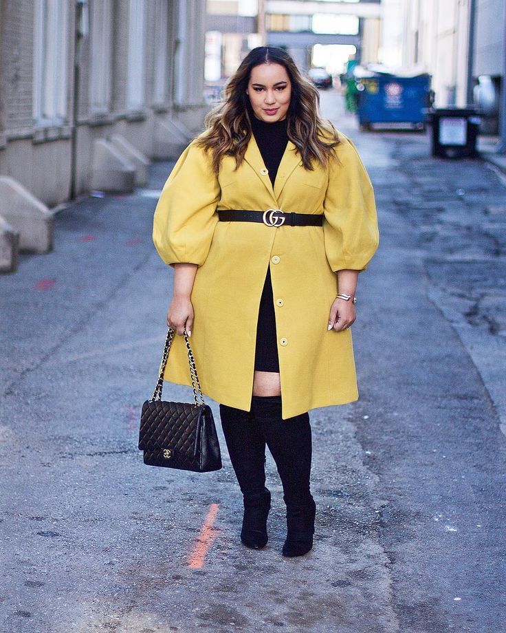 Yellow plus size coat Outfits Invierno Curvy, Plus Size Street Style, Engagement Photo Outfits Fall, Giovanna Battaglia, Curvy Fashionista, Anna Dello Russo, Stylish Coat, Big Girl Fashion, Plus Size Coats