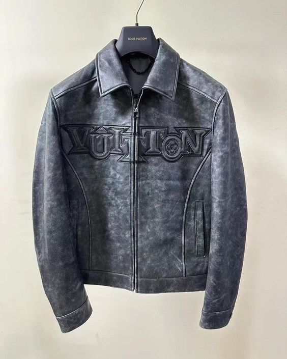 Leather Jacket Suit, Statement Fashion Pieces, Casual Sporty Outfits, Designer Jackets For Men, Classy Outfits Men, Concept Clothing, Jacket Suit, Shirt Design Inspiration, Street Fashion Men Streetwear