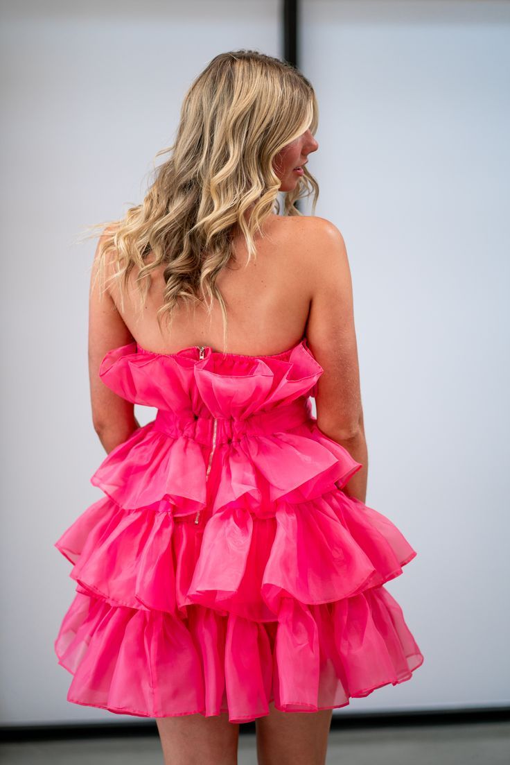 A model in a strapless mini dress features a multi-tier ruffle for a look that's sure to turn heads and keep everyone's eyes on you. Hoco Dress, Hoco Dresses, Strapless Mini Dress, Glam Fashion, Dream Dress, Preppy Style, 90s Fashion, Homecoming Dresses, Homecoming