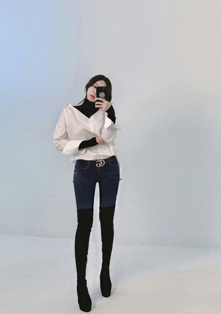 Turtle Neck Blouse And Boots Korean Fashion Turtle Neck Korean Outfit, Turtle Neck Fashion, Turtle Neck Blouse, Korean Trends, Korean Fashion Styles, Outfit Ideas Korean, Korean Blouse, Korean Fashion Ideas, Kim Yuna