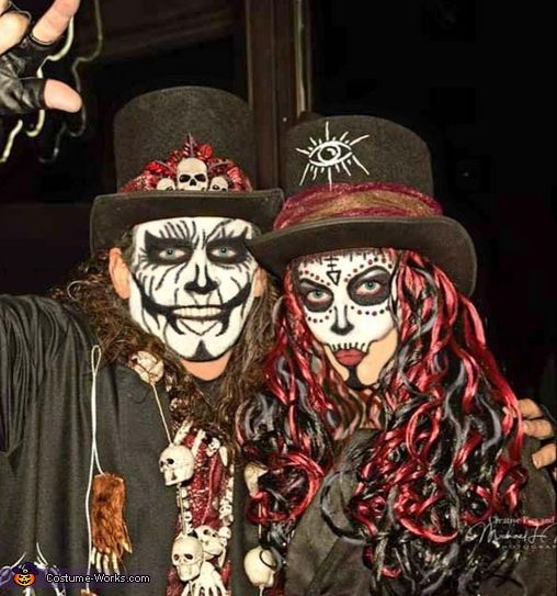 Voodoo Witch Doctor Makeup Men, Voodoo Doctor Costume, Vodoo Costumes Diy, Voodoo Makeup Woman, Voodoo Halloween Makeup, Voodoo Queen Makeup, Voodoo Makeup, King And Queen Costume, Witch Doctor Costume