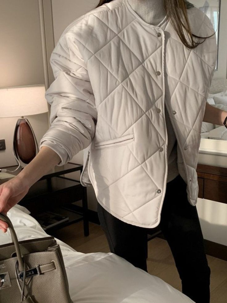 A button down quilted jacket with cotton fleece lining. Model is wearing MINUSEY ONE SIZE. ✔️ Free worldwide express shipping over $100✔️ Loved by 6,500+ customers✔️ Limited edition collections, maximum style⠀⠀⠀⠀⠀⠀⠀⠀⠀Stay ahead of the trend with can’t-find-anywhere-else staples. Your closet will thank you 💕 * MINUSEY ONE SIZE = EU 34-38, US 2-6* 100% Polyester Outershell with 5oz SV cotton lining* Dry clean* Made in Korea- Model Height: 173cm/5'8" (US4, EU36) Quilted Button-up Winter Outerwear, Everyday Winter Quilted Jacket With Pockets, Cotton Quilted Winter Jacket, Casual Quilted Outerwear, Casual Quilted Outerwear For Everyday, Trendy Quilted Jacket With Padded Collar, Trendy Quilted Jacket With Padded Collar And Long Sleeves, Casual Long Sleeve Quilted Jacket, Casual Quilted Winter White Outerwear