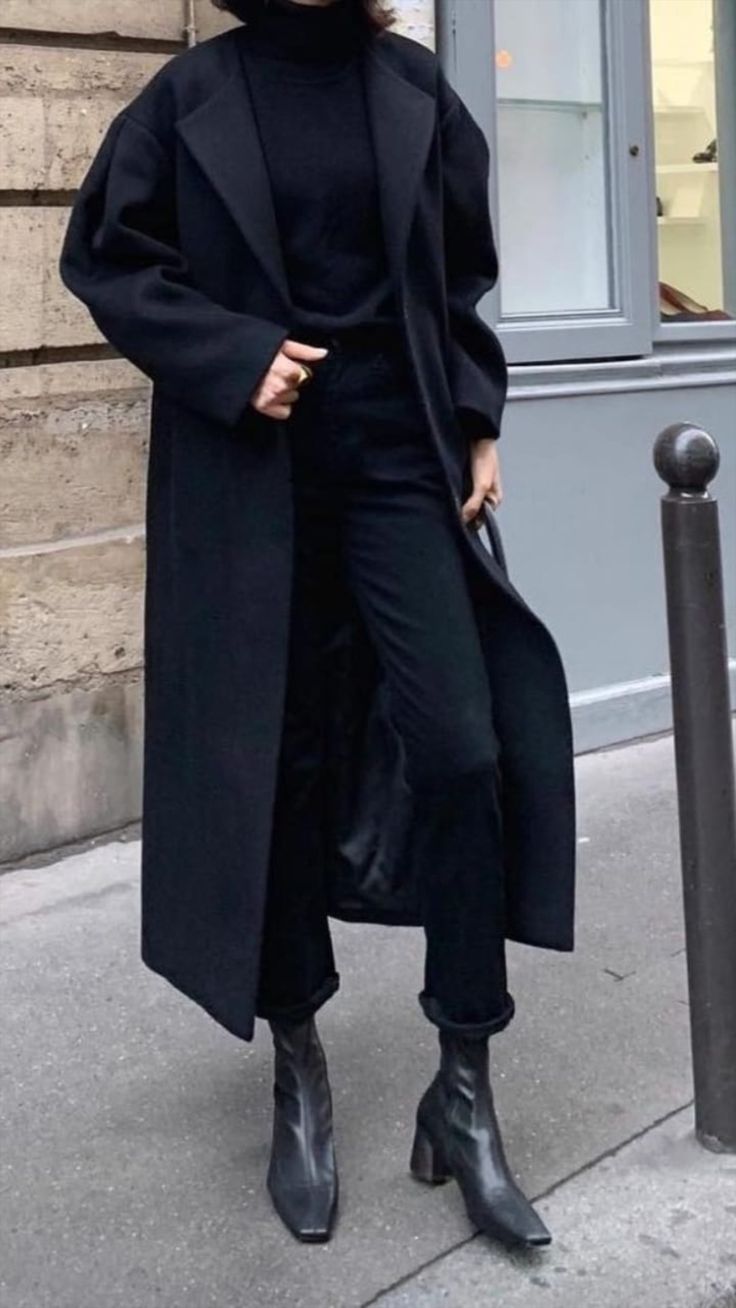 Christmas Outfit Ideas, Look Zara, Fall Family Photo Outfits, All Black Fashion, Elegante Casual, Paris Outfits, Family Photo Outfits, Looks Black, Holiday Style