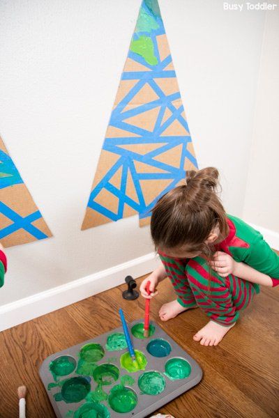 Tape Resist Art, Resist Art, Cardboard Christmas Tree, Preschool Christmas Activities, Kids Christmas Crafts Easy, Christmas Art Projects, Preschool Christmas Crafts, Christmas Tree Art, Christmas Tree Painting