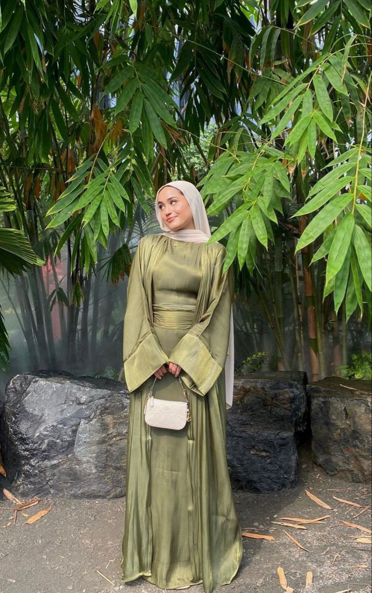 Hijab And Dress Outfit, Aesthetic Hijabi Dresses, Hijabi Event Outfit, Eid Outfit Inspo 2024, Masjid Outfit, Hijabi Graduation Outfits Cap And Gown, Hijab Dress For Wedding, Prom Hijab Dresses, Green Hijabi Outfits