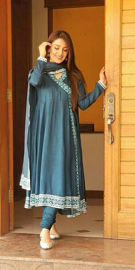 Ayeza Khan Ayeza Khan Suits Design, Ayeza Khan Casual Dresses, Long Kurti Designs Unique, Ayeza Khan Dresses, Simple Kurta Designs, Pakistani Fashion Casual, Long Kurti Designs, Casual Indian Fashion, Pakistani Dresses Casual