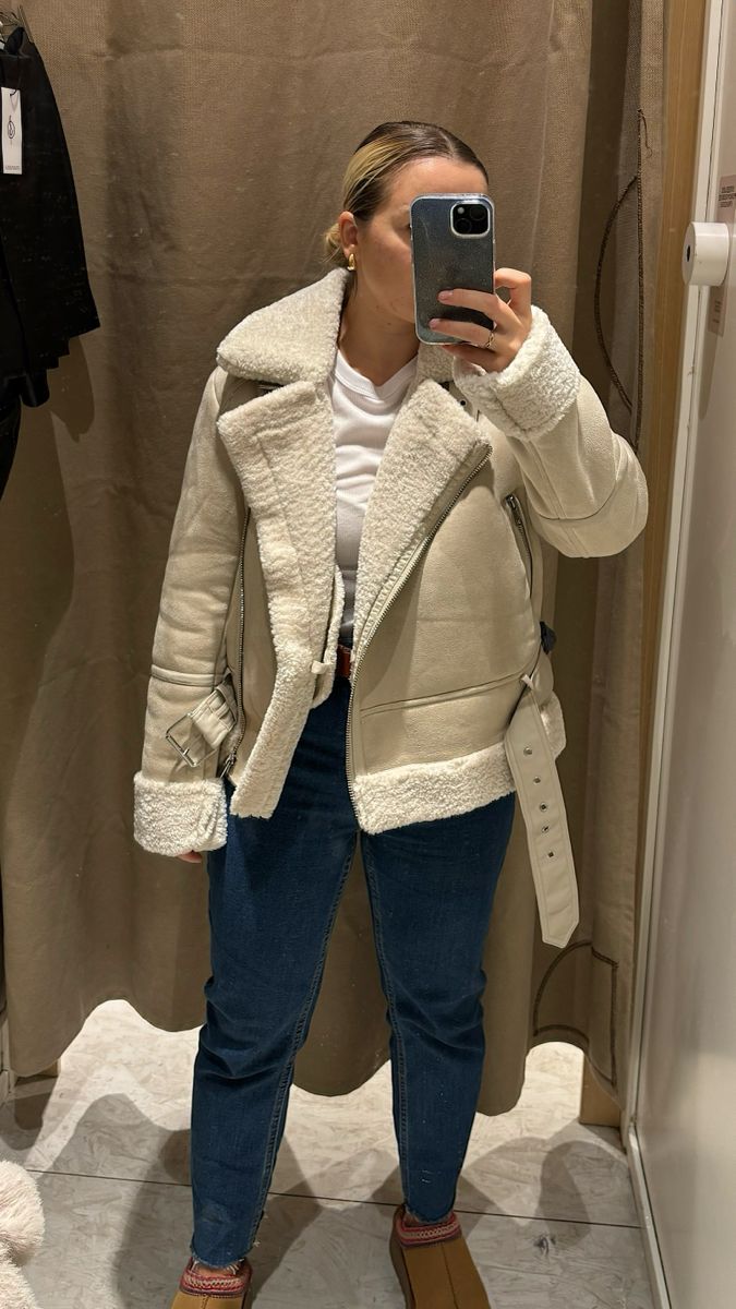 White Beige Aesthetic, Winter Jacket Outfits, Beige Jacket, Aesthetic Style, Beige Aesthetic, White Beige, Aesthetic Fashion, Jacket Outfits, Winter Outfits