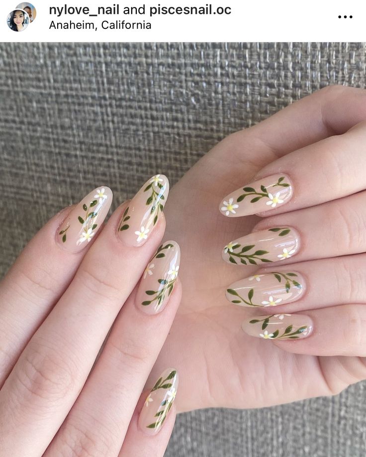 Leafy Acrylic Nails, Natural Long Nails Design, Forestry Nails, White Nails With Leaves, Foliage Nails, White Leaves Nails, White And Green Wedding Nails, Green Engagement Nails, Leaf Wedding Nails