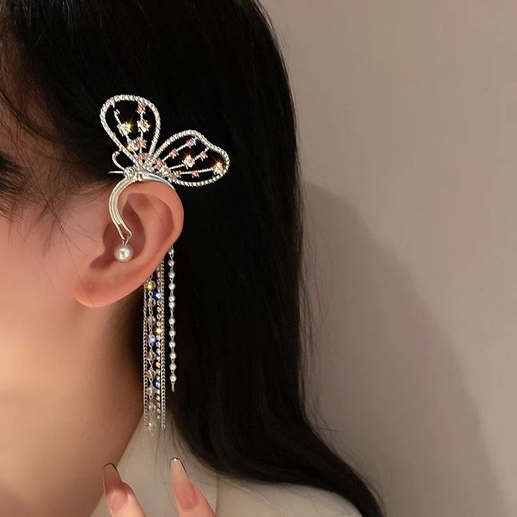 🐇 Gorgeous crystal butterfly cuff earrings. These are a new design you likely won't find anywhere else. Great way to usher in the new season. Hollow Earrings, Tassel Earing, Daily Wear Jewellery, Ear Clips, Earring Trends, Wedding Party Jewelry, Bubble Bag, Retail Box, Earring Type