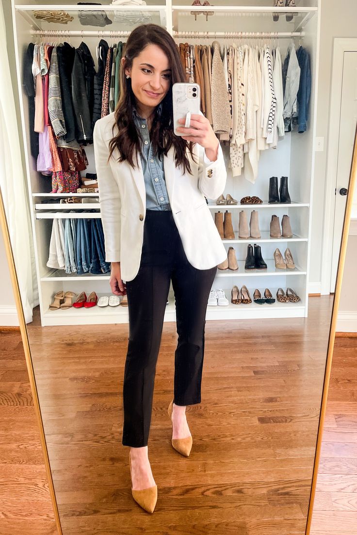 White blazer outfit for work via pumps and push-ups blog | petite style | petite fashion | petite style blogger| work outfits Fieldwork Outfit, White Blazer Work, White Blazer Outfits, Women Work Outfits, Outfit Tutorial, Women's Work Clothes, 20 Outfits, Casual Oufits, Work Pumps