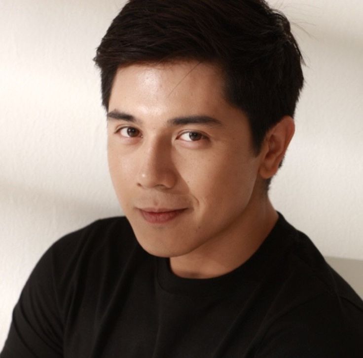 Paulo Avelino (ctto) Paolo Avelino, Paulo Avelino, Classy Outfits Men, Finders Keepers, Outfits Men, Hair Cut, Bts Jungkook, Classy Outfits, Hair Cuts