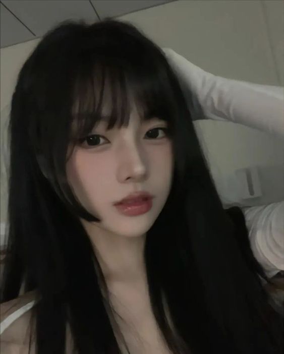 Japanese Haircut, Cute Bangs, Hair Inspiration Long, Image Swag, Japanese Hairstyle, How To Style Bangs, Haircuts Straight Hair, Long Hair With Bangs, Long Black Hair