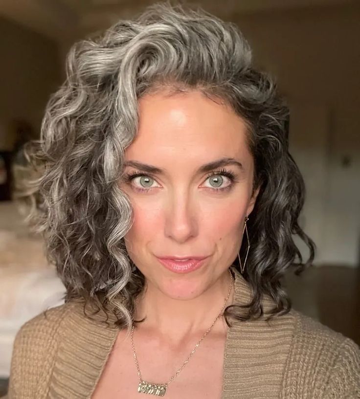 Short Wavy Hair Ideas, Greyish Blonde Hair, Brown Hair Going Grey, Brown Hair With Silver Highlights, Wavy Hair Ideas, Grey Brown Hair, Silver Hair Highlights, Dark Curly Hair, Grey Hair Transformation