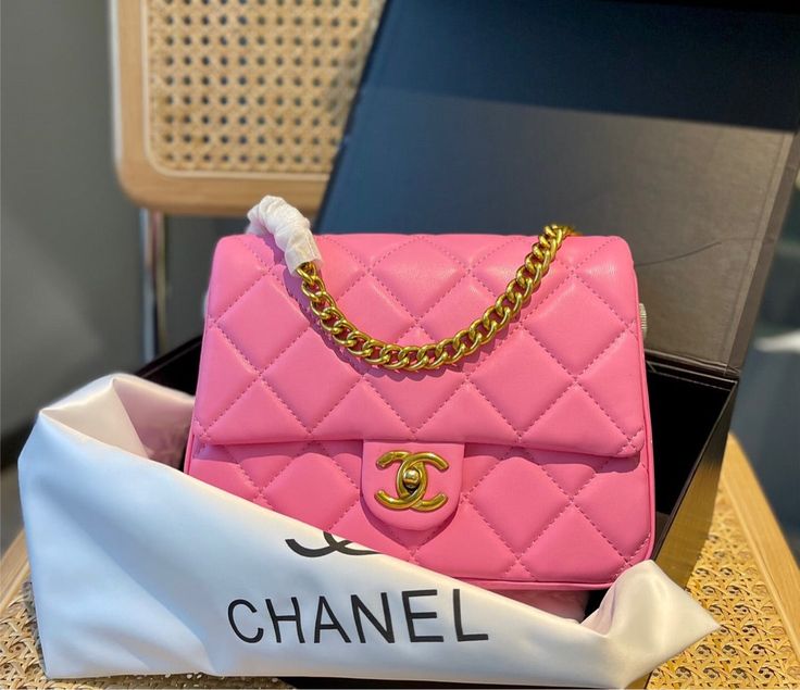 3 color options great for an everyday wear Woman Shoulder, Chanel 2, Gold Ounce, Chanel Bags, Red Fox, Shoulder Handbag, Sierra Leone, Classic Flap, Shoulder Handbags