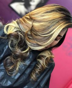 Blonde And Brown Sew In Weave, Highlighted Sew In, Blonde Hair With Brown Underneath, Prp For Hair, Pinterest Pretty, Wigs Blonde, Frontal Hair, Blond Ombre, Blonde Wigs