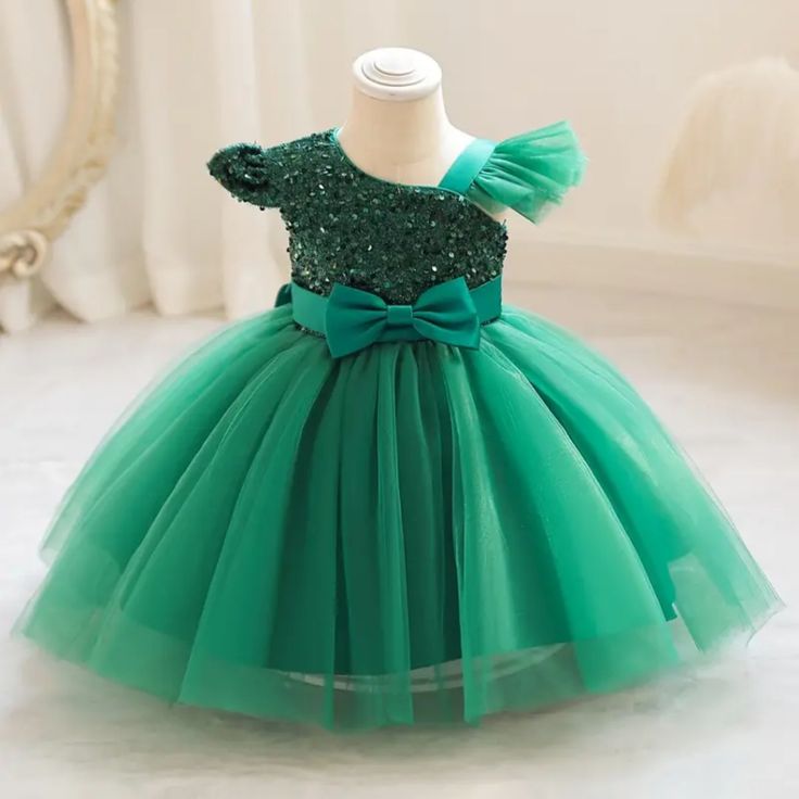 Elegant Children's Mesh Puffy Princess Dress For Birthday Gift & Performance Gown Dress 65% Polyester 35% Viscose Non Stretch Size: 7-8y Green Princess Holiday Dress, Green Princess Style Holiday Dress, Princess Style Green Holiday Dress, Green Short Sleeve Princess Dress For Party, Green Fitted Princess Dress With Short Sleeves, Green Tulle Princess Dress For Fancy Dress, Spring Green Princess Dress With Short Sleeves, Green Christmas Pageant Dress, Green Christmas Princess Dress