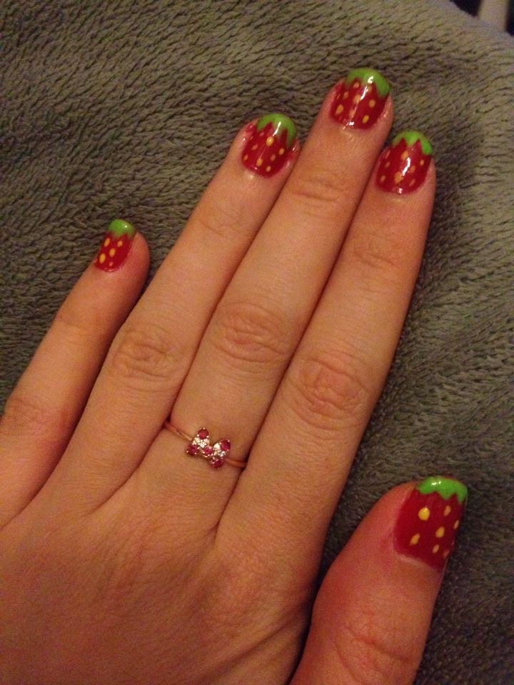 Strawberry Nails Strawberry Fingernails, Strawberry Nails Aesthetic, Strawberry Nails Simple, Short Strawberry Nails, Strawberry Nails Short, Strawberry Nails Acrylic, 2012 Nails, Strawberry Makeup Look, Silly Nails