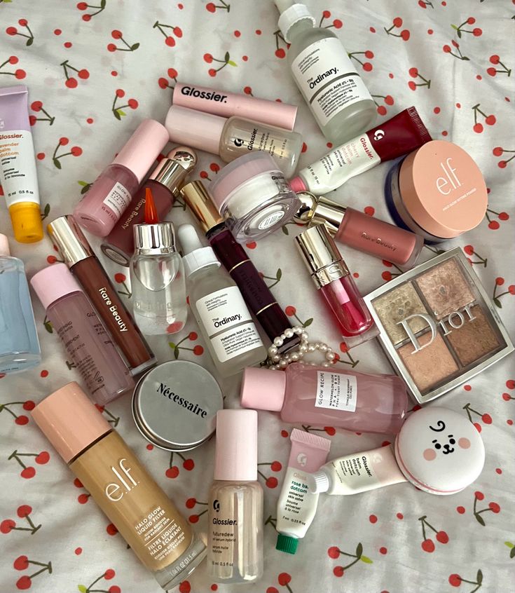 2024 Aesthetic, Makeup Bag Essentials, Glow Skin, Makeup Needs, Fancy Makeup, Pretty Skin Care, روتين العناية بالبشرة, Makeup Obsession, Pink Makeup