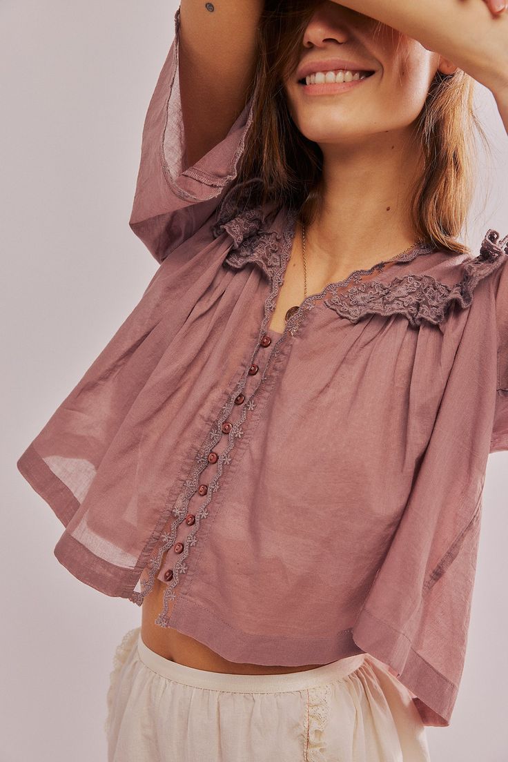 Luna Top Feminine Tops, Summery Outfits, Yoke Top, Hi Fashion, Feminine Top, Material Girls, Unique Outfits, Mode Inspiration, Boho Clothing