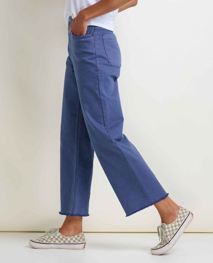 The look of your favorite lived-in denim with just the *right* ratio of stretch to support to give you perfect “hold-you-in-ness” (IYKYK). There’s a reason these are a Toad HQ favorite! Built with our famous lie-flat FlexForm waistband that provides sneaky stretch comfort while making that backside look A+. You Perfect, Resale Shops, Pacific Blue, High Rise Pants, You Are Perfect, Toad, Shirt Sale, Sweater And Shorts, Overall Shorts