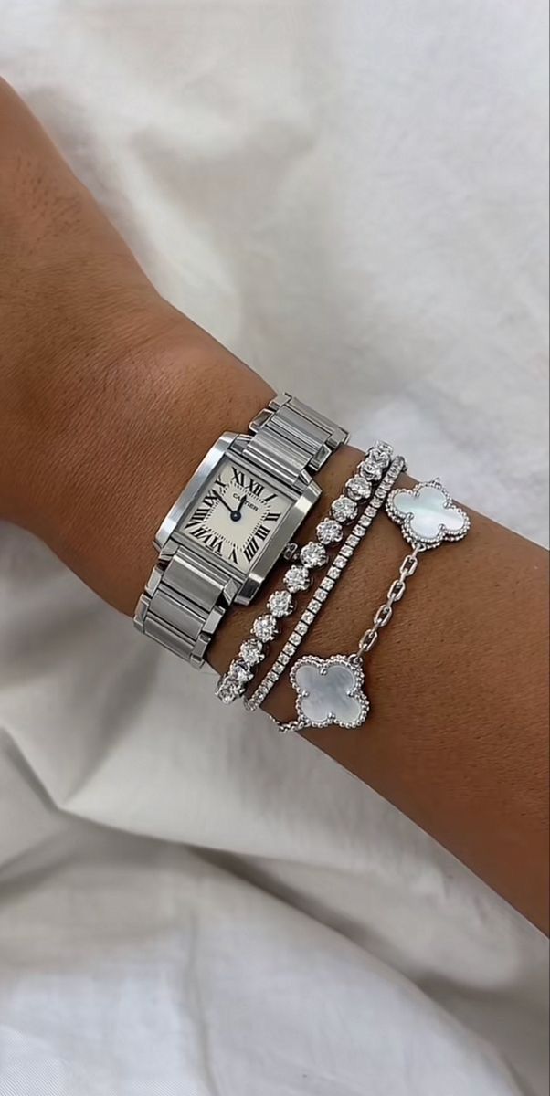 Jelwery Aesthetic Silver, Silver Bracelet Stack Aesthetic, Jewellery Stack, Silver Jewelry Bracelets, Wrist Stack, Dope Jewelry Accessories, Mode Tips, Wrist Jewelry, Luxe Jewelry