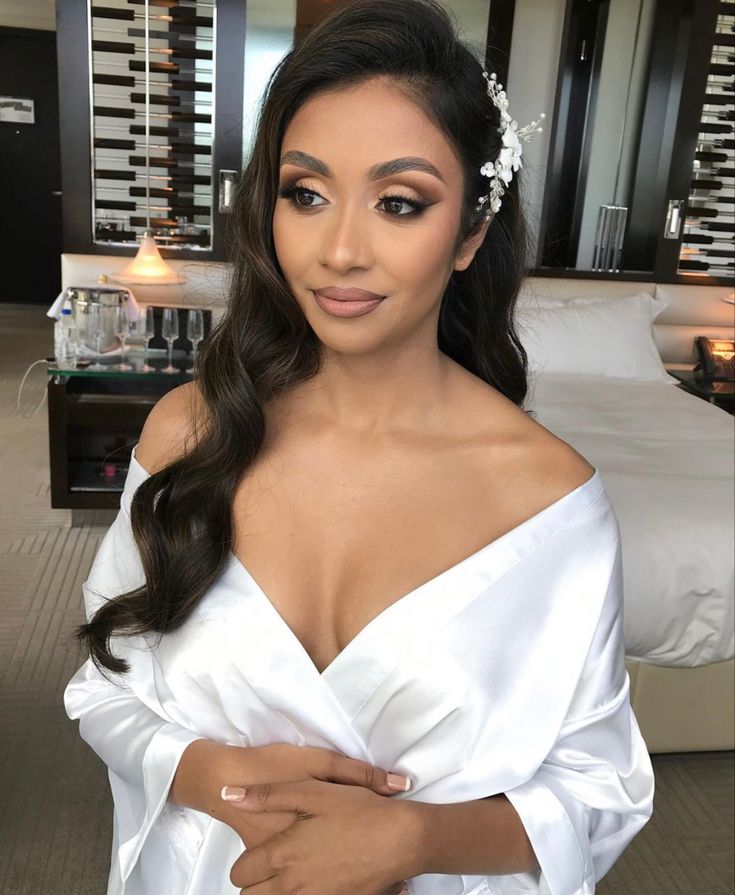 Wedding Makeup For Tan Skin, Wedding Makeup Brown Skin, Wedding Makeup Tan Skin, Wedding Makeup Winged Eyeliner, Makeup Wings, Hair Portfolio, Classy Makeup, Tanned Makeup, Winged Eyeliner