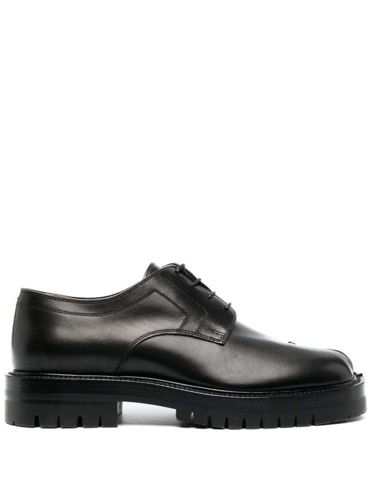 black calf leather tonal stitching signature Tabi toe front lace-up fastening flat sole Loafers With Laces, Blue Delft, Maison Margiela Tabi, Margiela Tabi, Margiela Shoes, Black Ballet Flats, Leather Ballet Flats, Derby Shoes, Leather Slip Ons