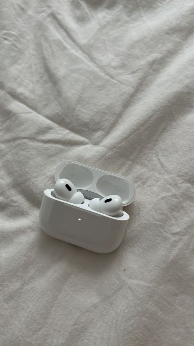 AirPods Pro Apple style music Spotify song singers white AirPods musically Air Pod Pros Aesthetic, Cute Airpod Pro Cases, Airpod Aesthetic, Airpods Pro 3rd Generation, Airpods Pro Aesthetic, Airpods Aesthetic, Airpods Pro2, Airpods 3rd Generation, Uni Bag