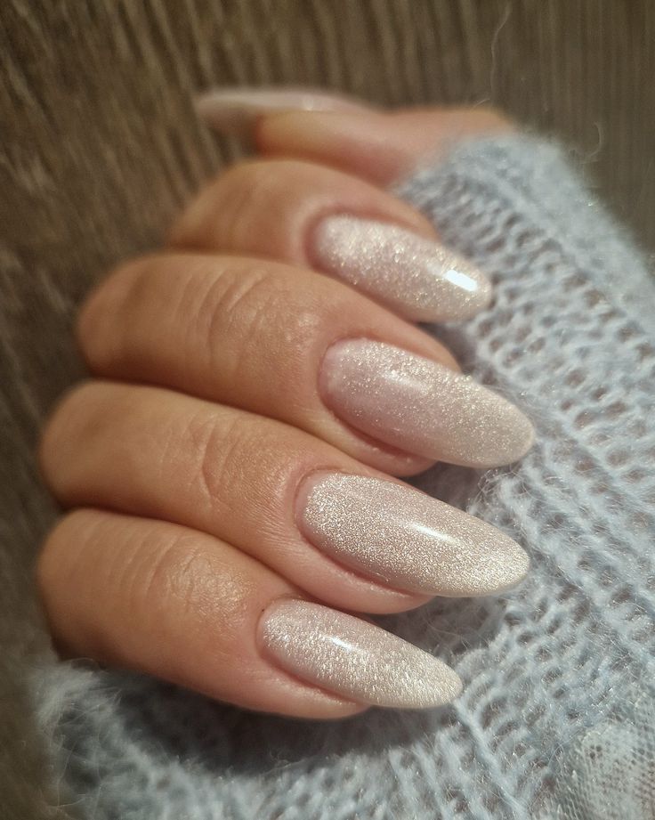 Velvet nails ✨️✨️✨️ Nude Velvet Nails, White Velvet Nails, Velvet Nails Design, Velvet Nails, Hard Gel, White Velvet, Glow Up?, Makeup Nails, Nail Inspo