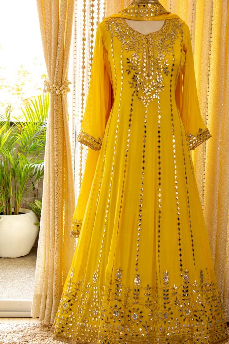 Mehndi Function Dress, Frock Styles, Yellow Salwar, Frock Ideas, Long Frocks For Girls, Panjabi Suit, Haldi Dress, Outfits For Kids, Haldi Outfits