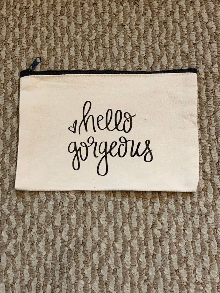 Diy Pouches, Fancy Cosmetics, Diy Makeup Bag, Canvas Bag Design, Bag Quotes, Pouch Diy, Canvas Makeup Bag, Canvas Cosmetic Bag, Makeup Travel Case